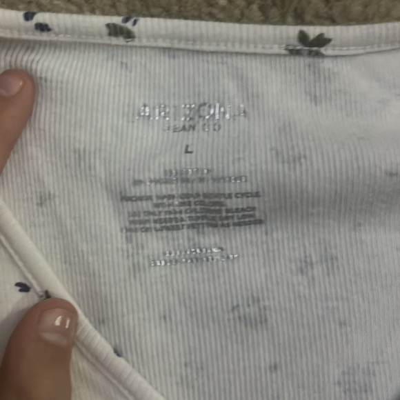 top white with floral - Picture 3 of 3